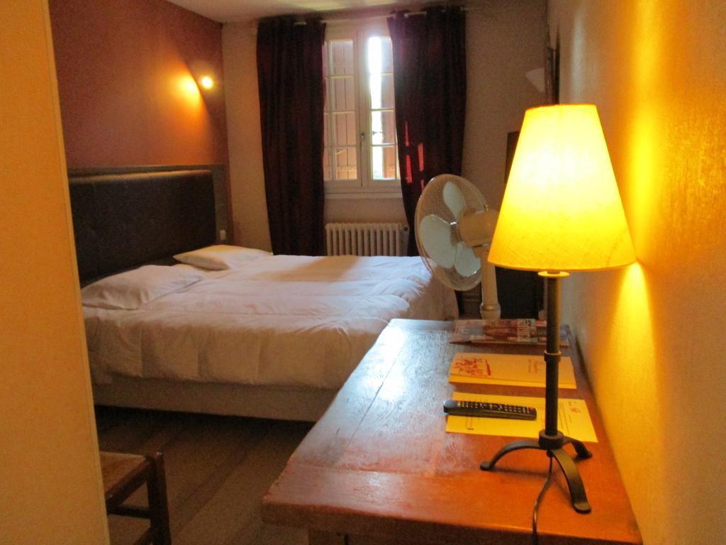 Hotel La Flambee Bergerac Bagian luar foto